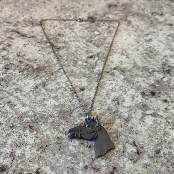 Vintage horse necklace - Picture 2 of 5